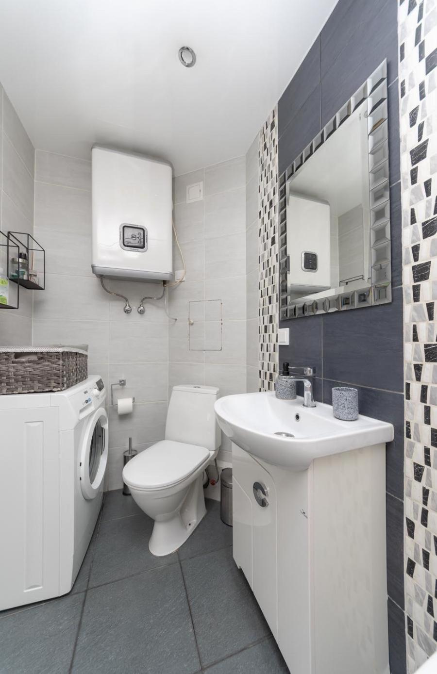 Flat24 On Lesi Ukrainki 3 Apartment Kyiv Exterior photo